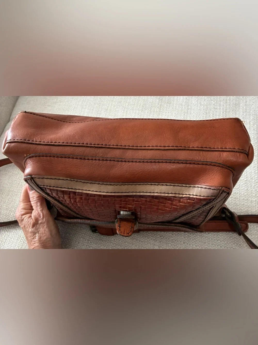 Patricia Nash EUC Avellino
Basketweave Tan Genuine
Leather Crossbody - Picture 7 of 16